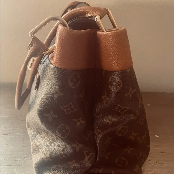 Louis Vuitton Monogram Olympe - Picture 8 of 15